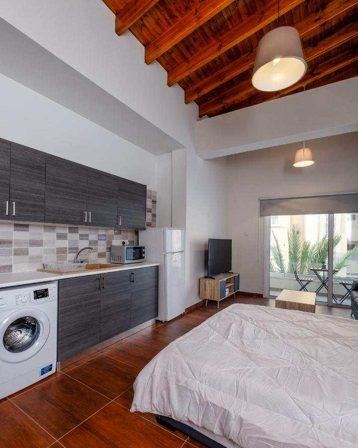 The Loft Studio Apartment ลาร์นาคา ภายนอก รูปภาพ