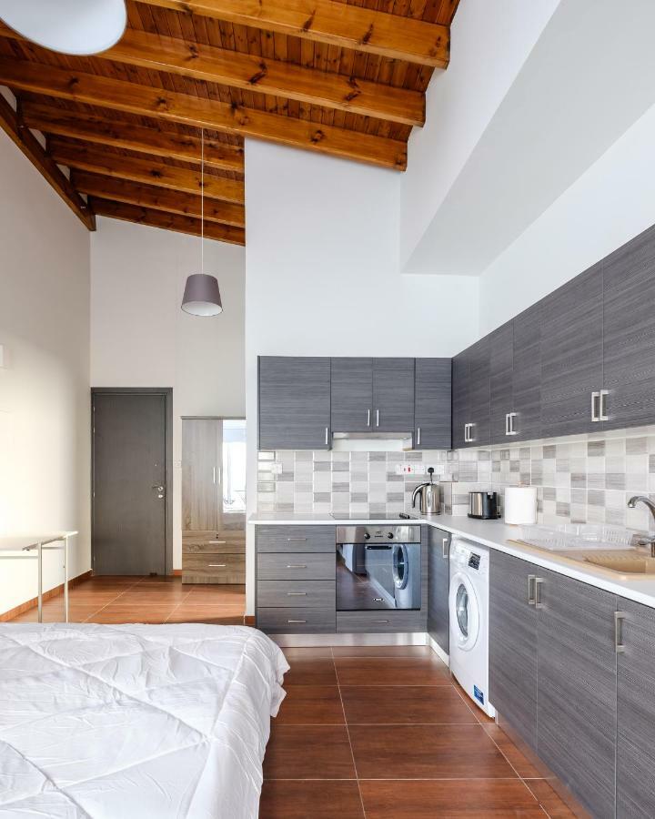 The Loft Studio Apartment ลาร์นาคา ภายนอก รูปภาพ
