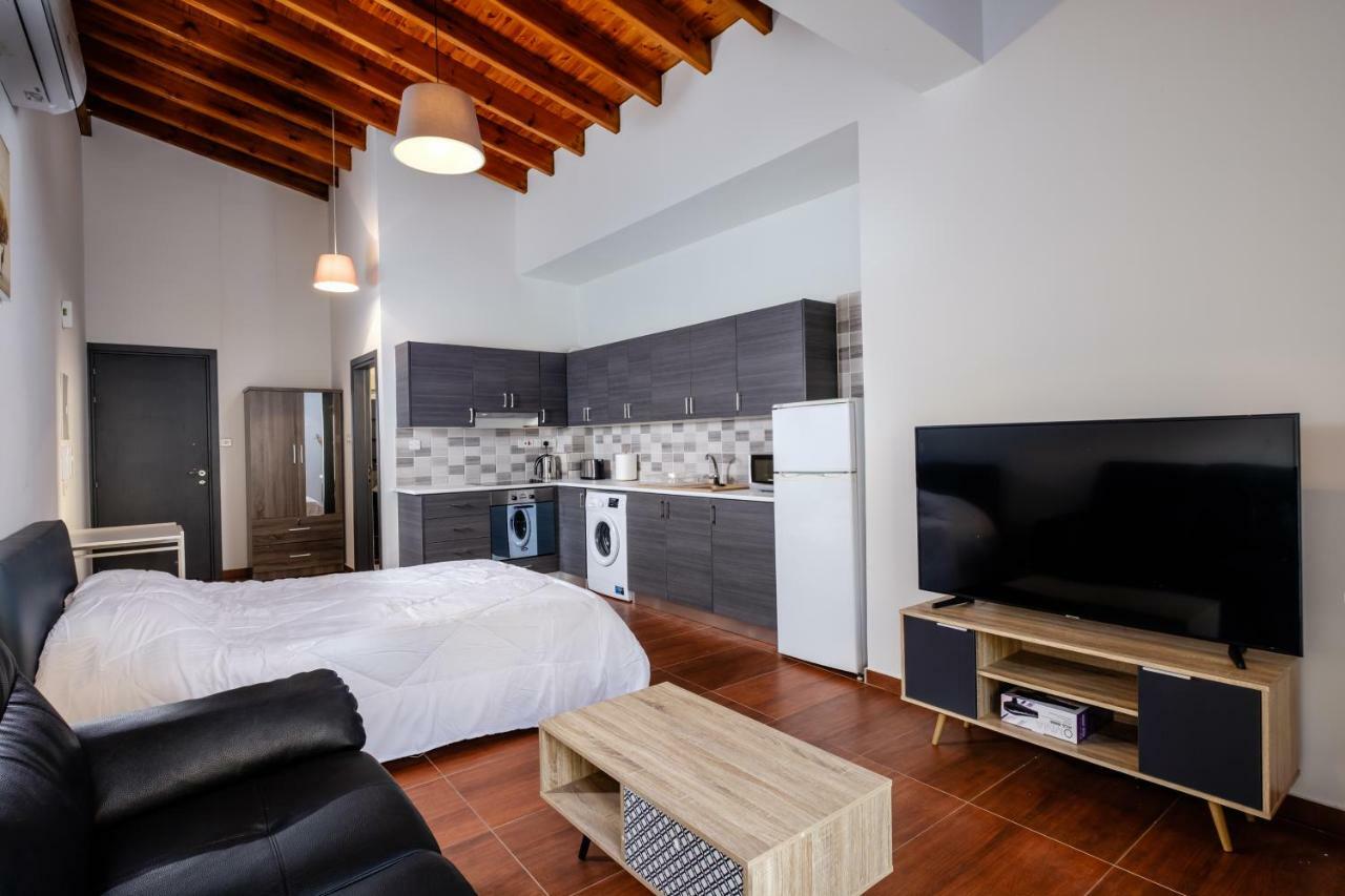 The Loft Studio Apartment ลาร์นาคา ภายนอก รูปภาพ